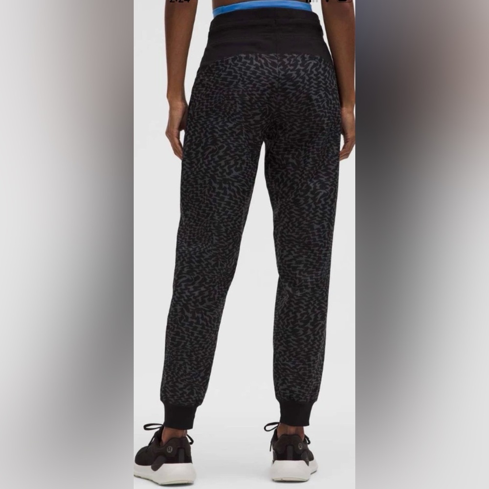 NWOT LULULEMON Lululemon Dance Studio Mid-Rise Jogger Leopard Warp Black Multi - Picture 2 of 7